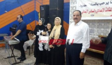 تنظيم حفل لتكريم أوائل الطلبه الشهادات الاعدادية والابتدائية بمدينة الزرقا