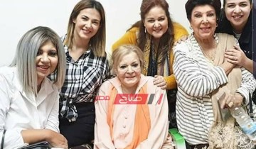بوسي شلبي ودلال عبدالعزيز في زيارة خاصة للفنانة نادية لطفي