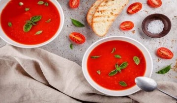 طريقة عمل شوربة الطماطم اللذيذة في شهر رمضان الكريم 2021