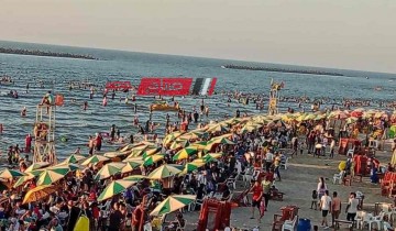 اقبال كبير على شواطئ مدينة رأس البر رغم ارتفاع الامواج