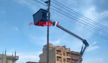 انطلاق حملات صيانه شبكة الاناره بالشوارع العامه والداخليه بمدينة فارسكور بدمياط