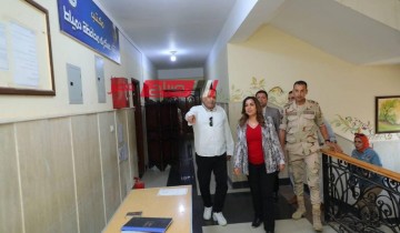 محافظ دمياط تجرى زيارة مفاجئة لمقر الوحدة المحلية بالسنانية لمتابعة منظومة العمل بكافة الملفات