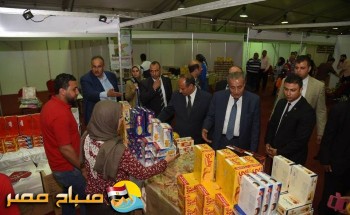 محافظ الاسكندرية ووزير التموين يتفقدان منفذ بيع سلع غذائية بحي الجمرك