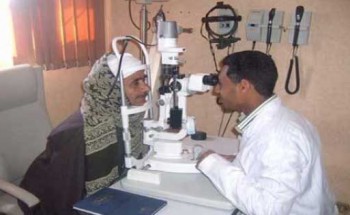 الكشف على 517 حالة من مرضى العيون في قافلة طبية مجانية لأورمان المنوفية