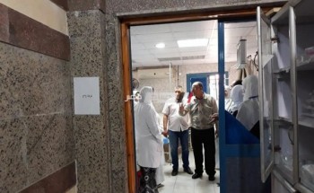 رئيس محلية شبراخيت بالبحيرة يتابع حالة 21 مريض و يؤكد: نزلات برد عادية وليست تسمم