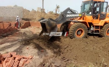 ازالة حالة تعدي على ارض زراعية بمساحه 80 متر بقرية الخياطه في دمياط