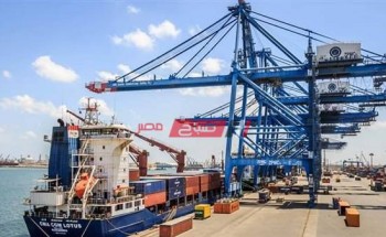 ميناء دمياط يستقبل 174حاويات مكافئة وقطار يغادر بحمولة 1338 طن قمح