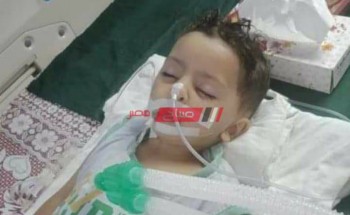 بالصورة إصابة طفل جراء سقوطه من الطابق الثالث بدمياط