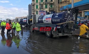 محافظة الإسكندرية تخصص سيارة كساحة مجانًا للمواطنين الذين تتعطل سيارتهم بسبب الأمطار
