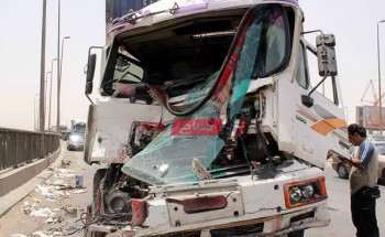 إصابة 18 شخص في حادث تصادم أتوبيس وسيارة نقل بالإسكندرية