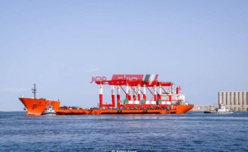 ميناء دمياط يستقبل السفينة ZHEN HUA 19 وعلى متنها 3 أوناش بحمولة 120 طن