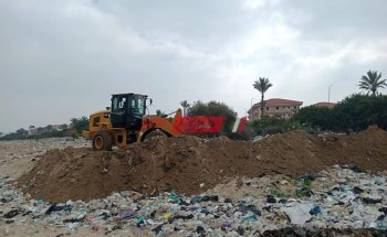 محافظ دمياط: حملات متواصلة للارتقاء بمستوى النظافة العامة بمنطقة الامتداد العمراني برأس البر