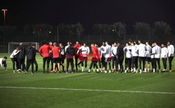 موسيماني يحاضر لاعبي الأهلي في قطر