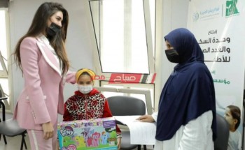 ياسمين صبري تنشر صورا اثناء زيارتها مستشفى أبو الريش