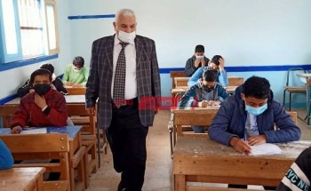 مدير تعليم الإسكندرية يتفقد سير لجان امتحانات صفوف النقل مع بدء اختبارات شهر مارس
