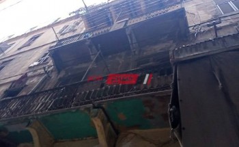 انهيار أجزاء من عقار في حي الجمرك بمحافظة الإسكندرية في نوة الكرم