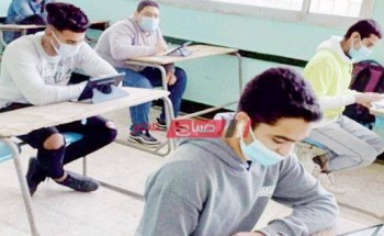 طلاب الشعبة الأدبية في الثانوية العامة ينتهون من اداء امتحان اللغة الأجنبية الأولى