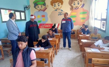 رئيس منطقة دمياط الأزهرية يتفقد لجان امتحانات الشهادتين الابتدائية والإعدادية الترم الثاني 2024