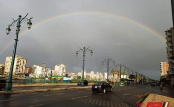 بالصور قوس قزح يزين سماء دمياط بعد موجه أمطار خفيفة