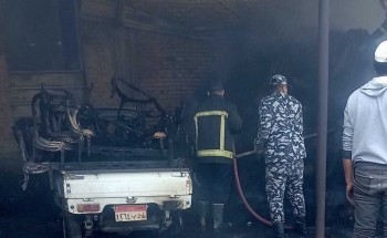 السيطرة على حريق نشب في سيارة نقل ومخلفات زراعية على طريق رأس البر بدمياط