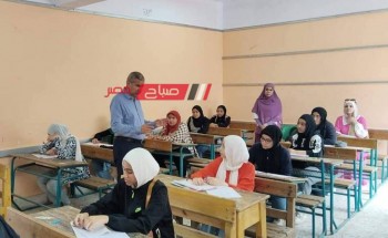 طلاب الشهادة الإعدادية بدمياط يؤدون امتحان العلوم في الترم الثاني 2024