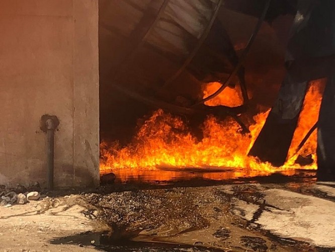 بالصور نشوب حريق هائل فى مصنع بطريق الإسكندرية الصحراوى