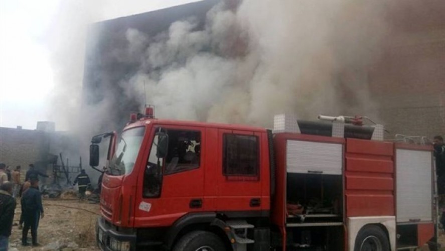 اصابة 4 اشخاص باختناق جراء اندلاع حريق هائل في برج سكني بدمياط