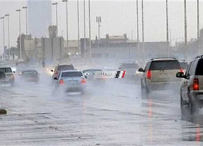 استمرار هطول أمطار غزيرة وانخفاض درجات الحرارة بالإسكندرية الآن