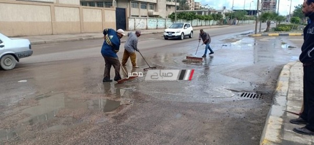 استمرار أعمال كسح وشفط مياه الأمطار فى العديد من المناطق بالإسكندرية
