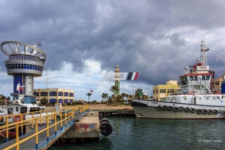 رغم إضطراب الحالة الجومائية ميناء دمياط لم يغلق البوغاز ويستمر في إستقبال ومغادرة السفن
