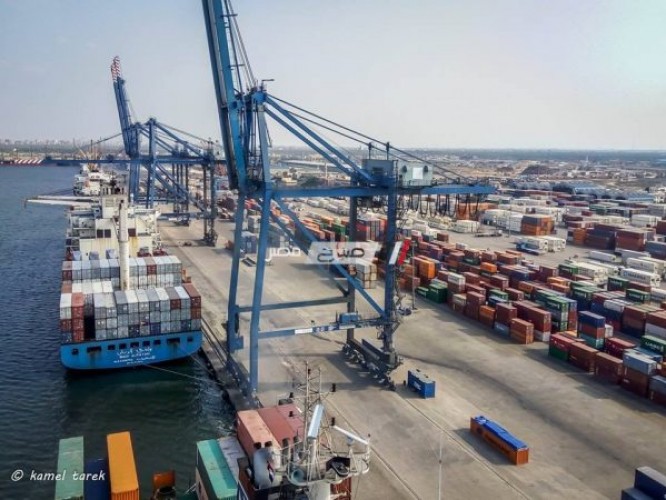 تداول 20 سفينة حاويات وبضائع عامة عبر ميناء دمياط خلال الـ 24 ساعة الماضية