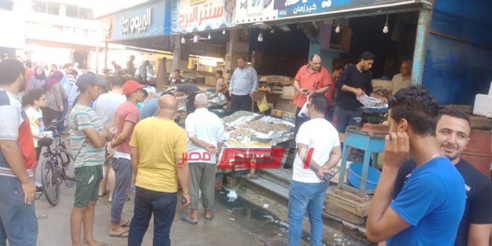 رفع 27 حالة اشغال في السوق العمومي برأس البر بدمياط … صور