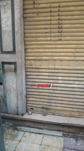 غلق وتشميع 5 محلات تجارية مخالفة بحي شرق بالإسكندرية
