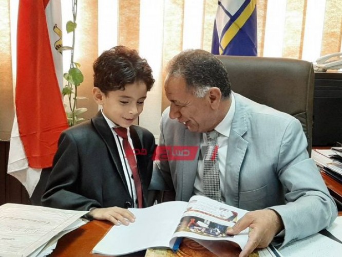 وكيل التعليم بدمياط يكرم سفير الطفولة في مصر والوطن العربي