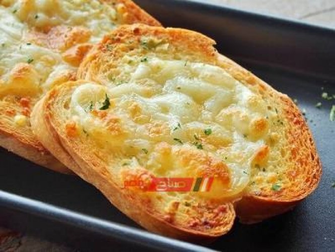 طريقة عمل خبز بالثوم والجبن