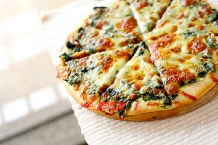 طريقة عمل بيتزا السبانخ والجبن