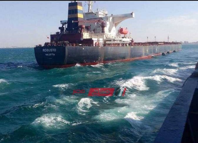 بسبب ارتفاع موج البحر غلق بوغاز ميناء الإسكندرية لليوم الثاني علي التوالي