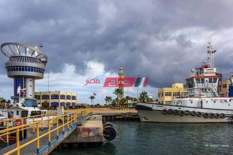 ميناء دمياط يستقبل 9 سفن حاويات وبضائع عامة و 3 قطار تغادر بحمولة 3978 طن قمح