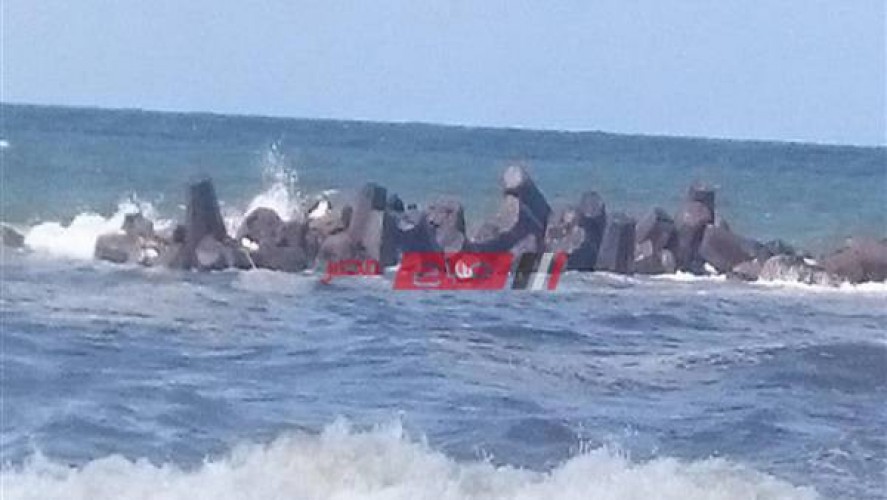 انتشال الجثة الثالثة من غرقى شاطئ الصفوة بالإسكندرية