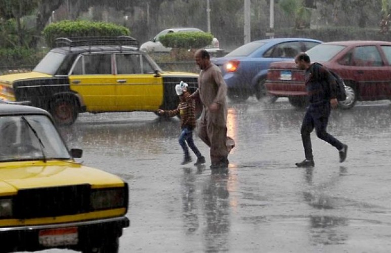 طقس الإسكندرية الآن: تساقط أمطار غزيرة رعدية ورياح نشطة علي جميع الأنحاء