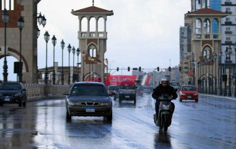 تساقط أمطار غزيرة علي الإسكندرية الآن وانخفاض درجات الحرارة