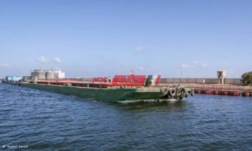 تصدير 3300 طن رمل عبر ميناء دمياط والتعامل مع 24 سفينة خلال الساعات الأخيرة