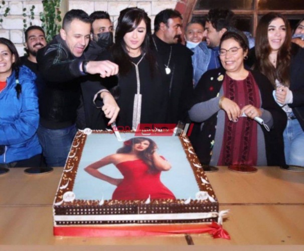 أبطال مسلسل اللي مالوش كبير يحتفلون بعيد ميلاد ياسمين عبدالعزيز