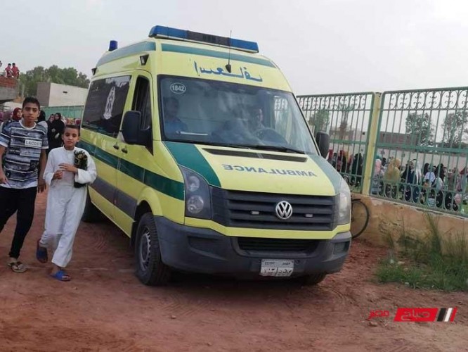 إصابة شخص صدمته سيارة أثناء عبوره طريق دمياط – بورسعيد