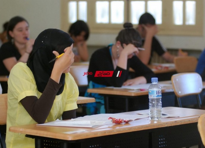 غياب 42 طالب عن أداء امتحانات التربية الدينية والتربية والوطنية للثانوية العامة بدمياط