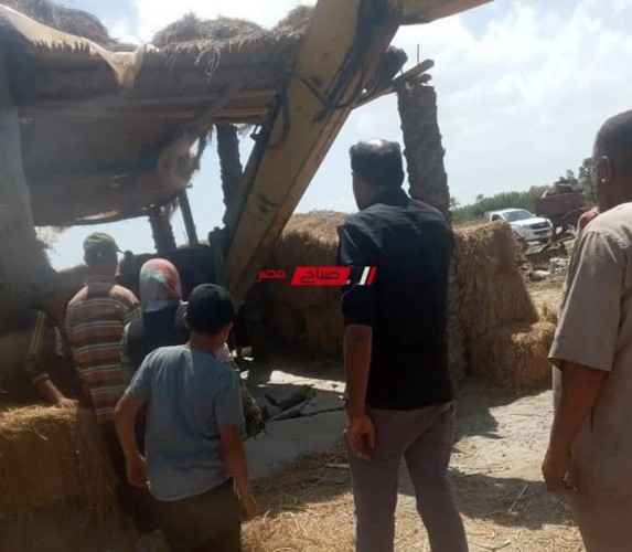 خلال ثاني ايام العيد ..  ازالة حالة تعدي بالبناء الخرساني في قرية جمصة بدمياط