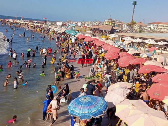 إنقاذ 58 شخص من الغرق واعادة 213 طفل تاءه بشواطئ مدينة رأس البر فى دمياط خلال 12 ساعة
