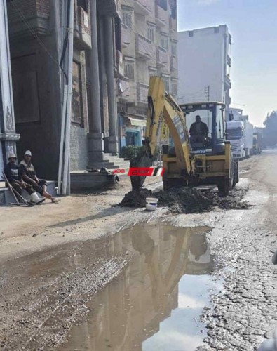 الانتهاء من إصلاح كسر خط مياه الشرب بطريق قرية الشعراء في دمياط