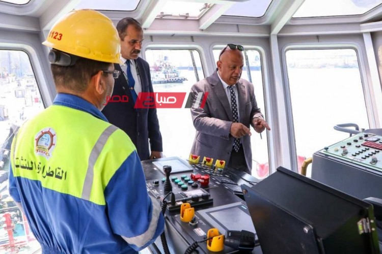 رئيس ميناء دمياط يتابع انتظام العمل ويشرف على مناورة متعددة السيناريوهات