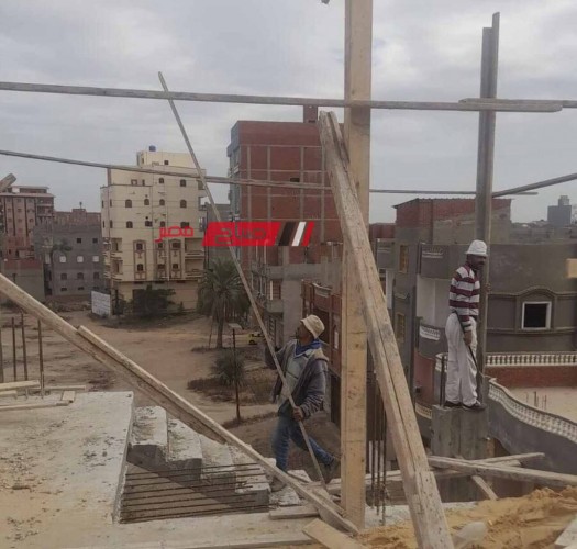 التصدي لاعمال بناء مخالف بقريه الرياض في دمياط